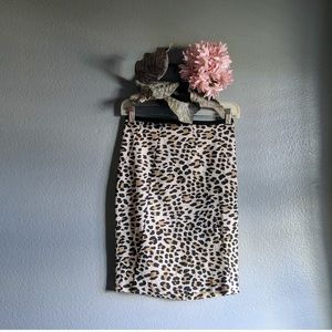 Leopard pencil skirt